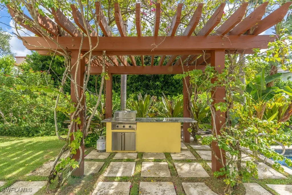 300 3rd Avenue S Naples FL 34102