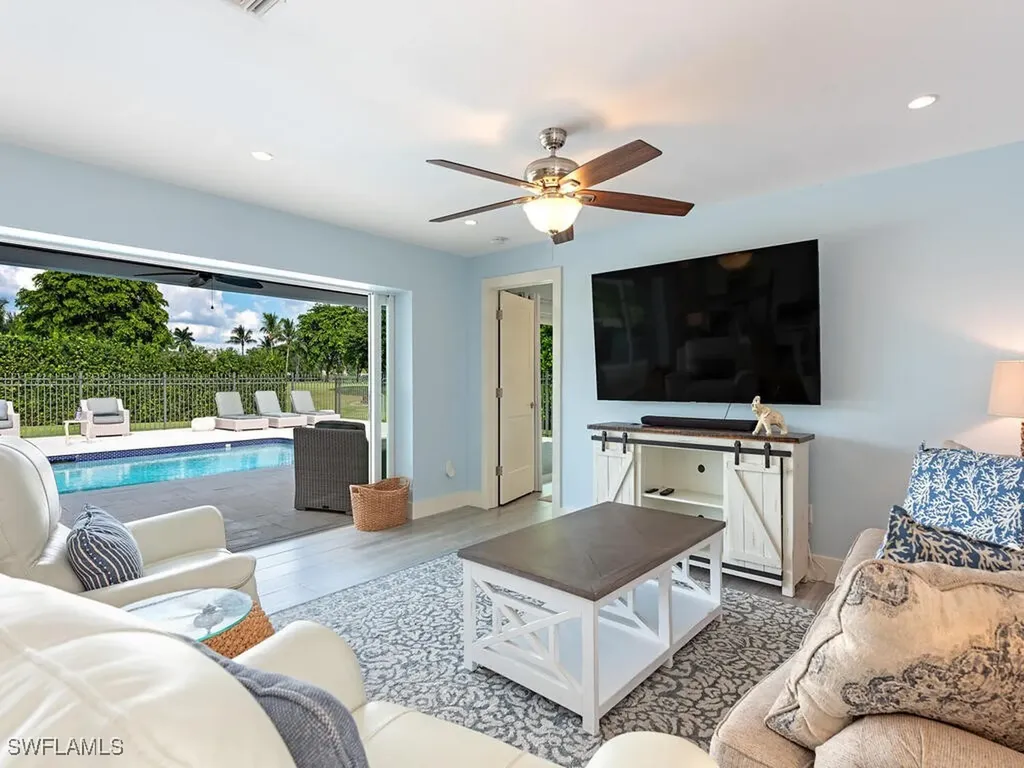 595 Wedge Drive Naples FL 34103