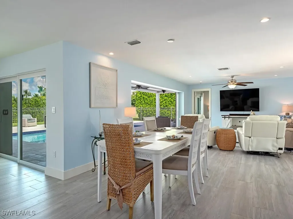 595 Wedge Drive Naples FL 34103