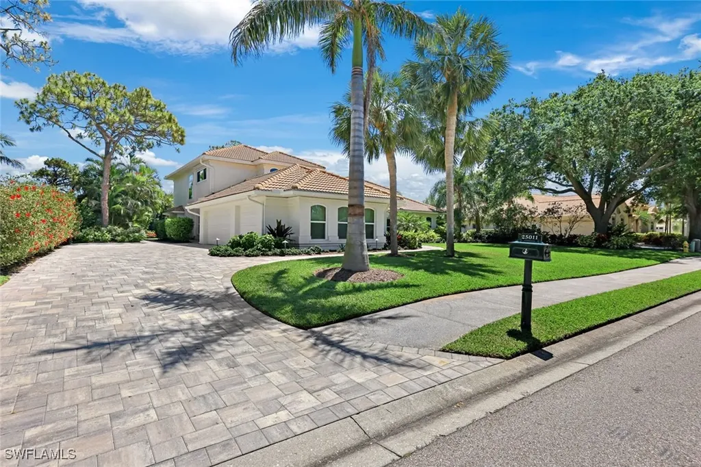 25011 Goldcrest Drive Bonita Springs FL 34134