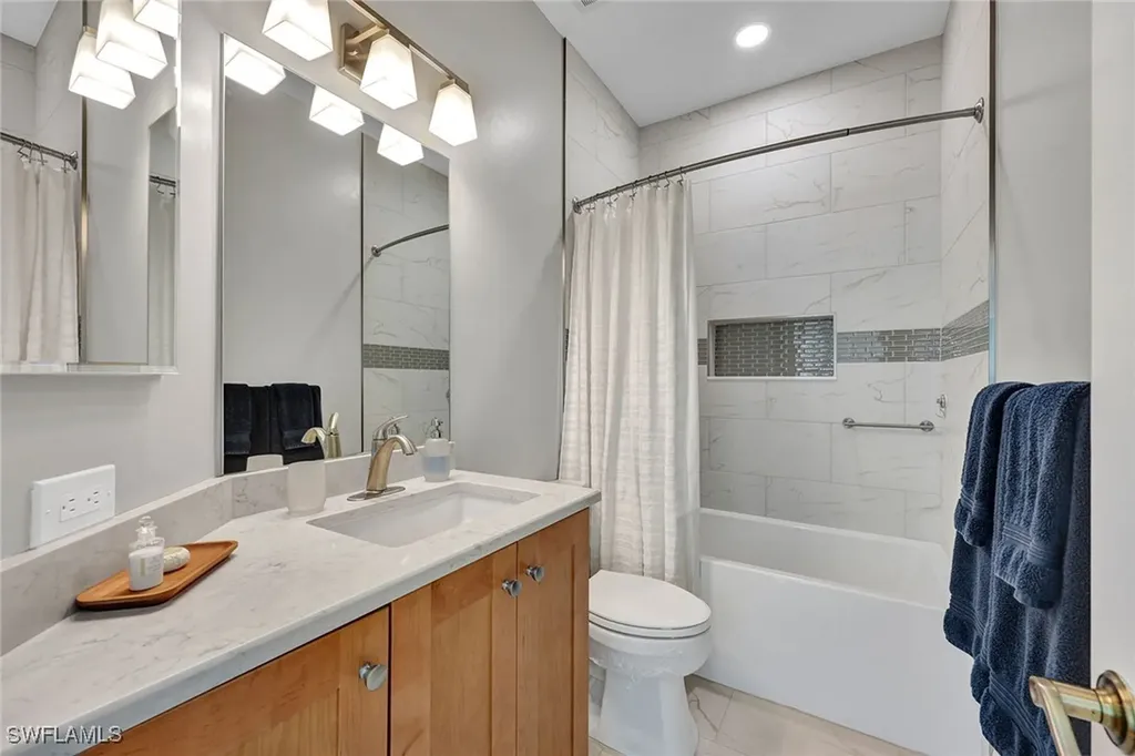 25011 Goldcrest Drive Bonita Springs FL 34134