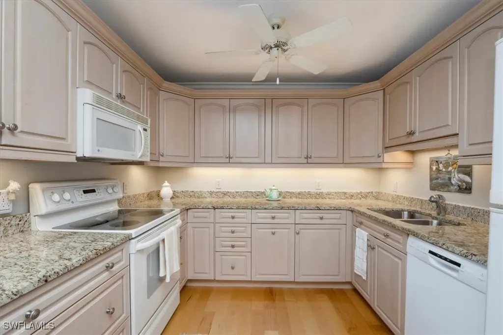 102 Clubhouse Drive Naples FL 34105