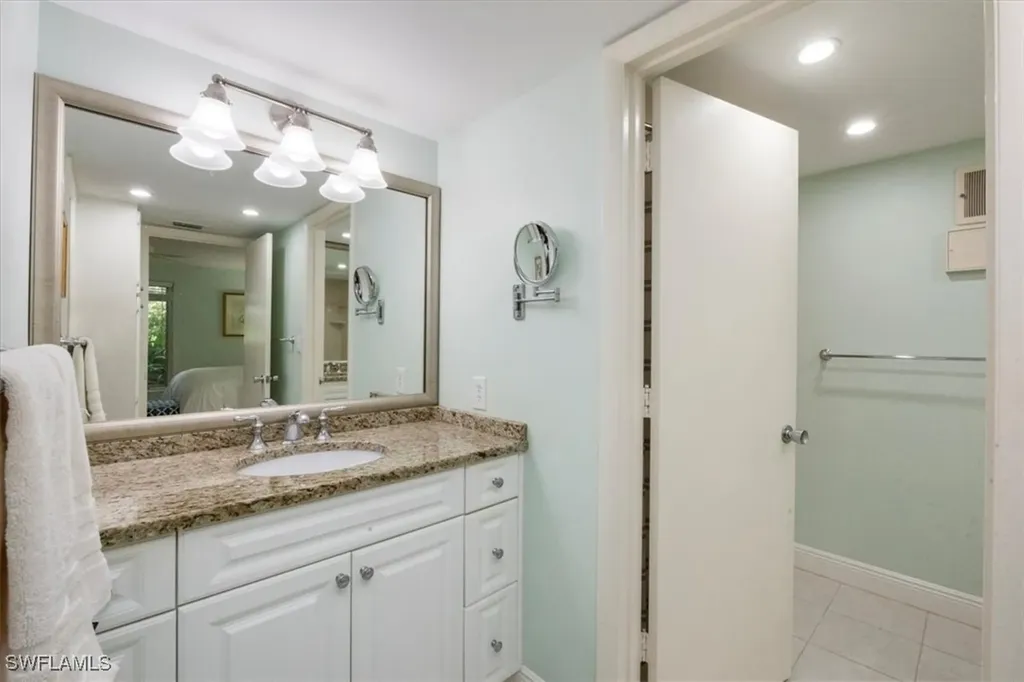 102 Clubhouse Drive Naples FL 34105