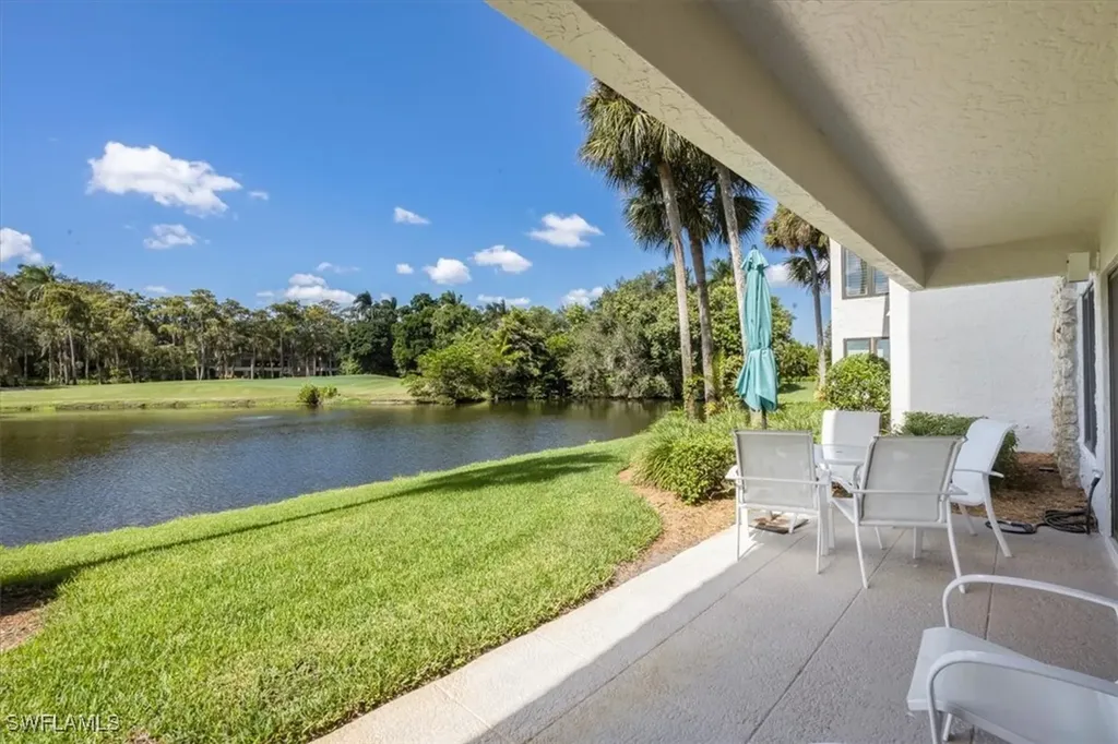 102 Clubhouse Drive Naples FL 34105