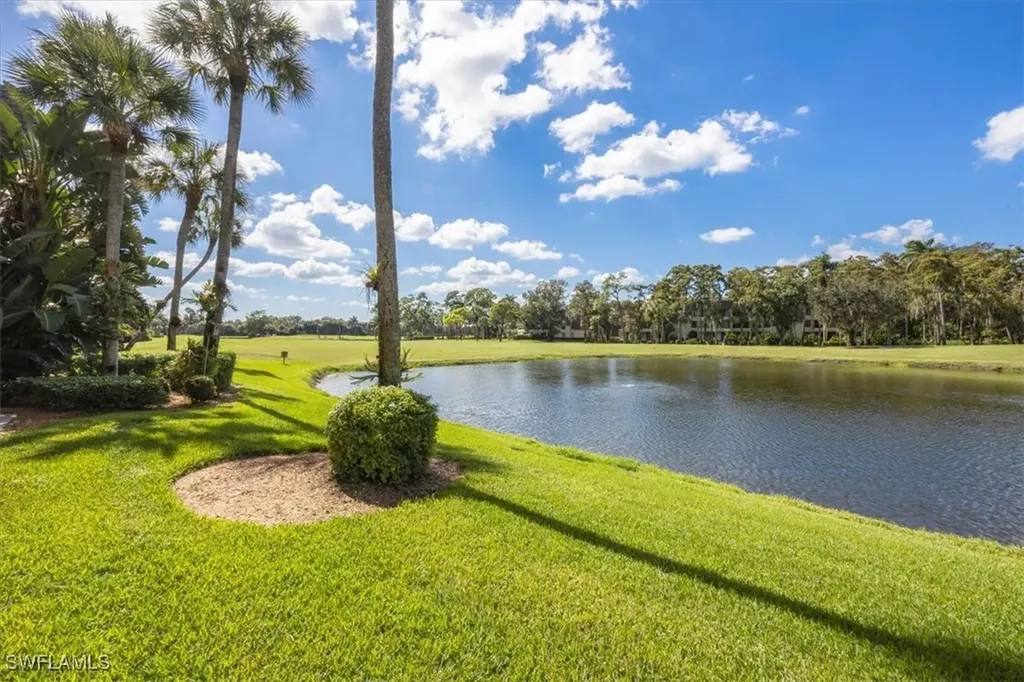 102 Clubhouse Drive Naples FL 34105