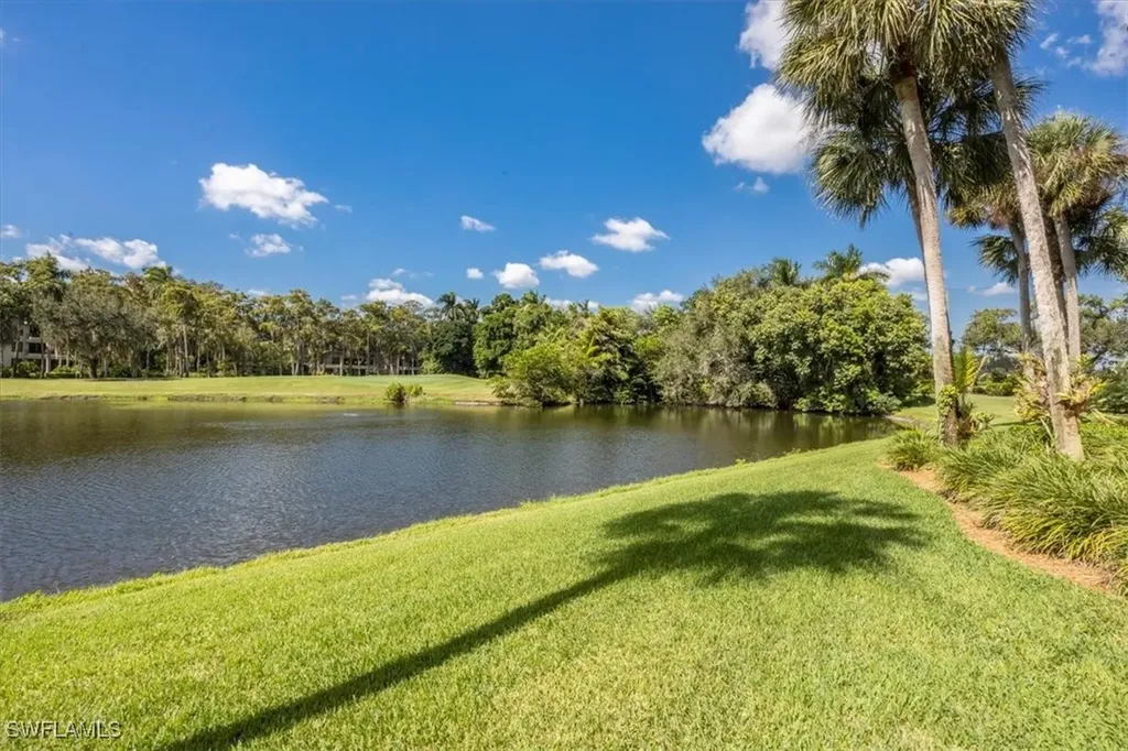 102 Clubhouse Drive Naples FL 34105
