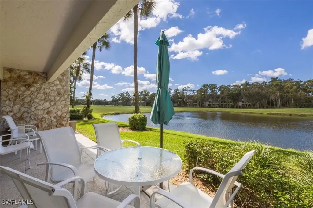 102 Clubhouse Drive Naples FL 34105