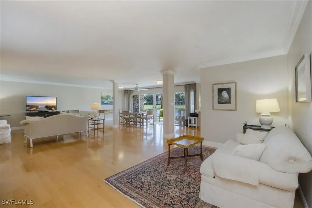 102 Clubhouse Drive Naples FL 34105