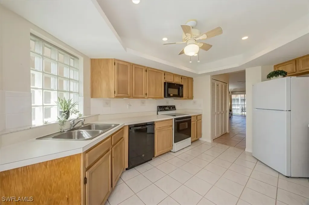 9856 Luna Circle Naples FL 34109