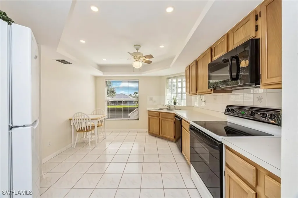 9856 Luna Circle Naples FL 34109