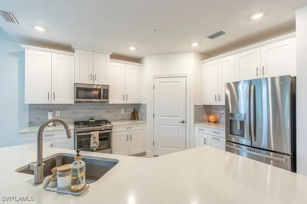 16903 Fairgrove Way Naples FL 34110