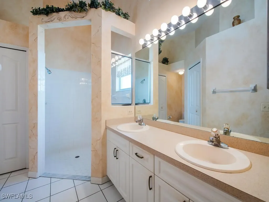 8093 San Vista Circle Naples FL 34109