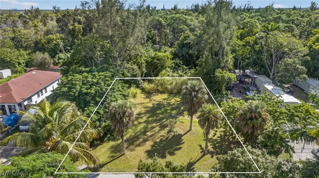 2650 Holly Avenue Naples FL 34112