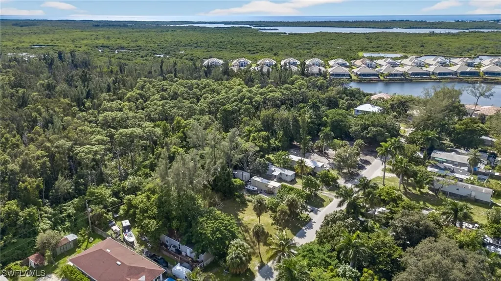 2650 Holly Avenue Naples FL 34112