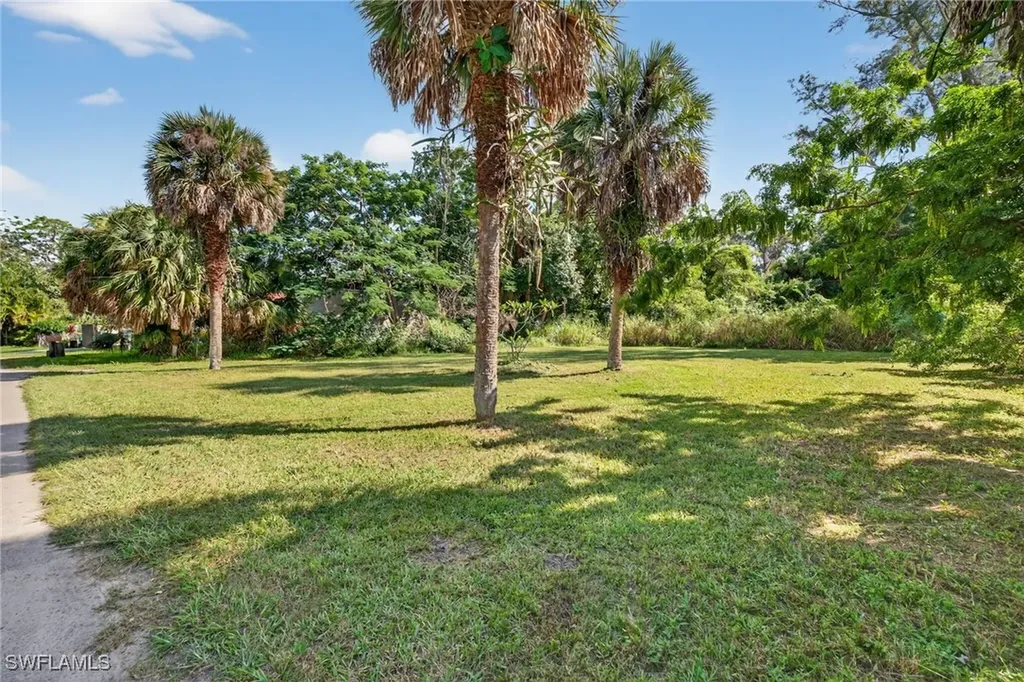 2650 Holly Avenue Naples FL 34112