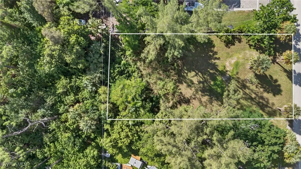 2650 Holly Avenue Naples FL 34112