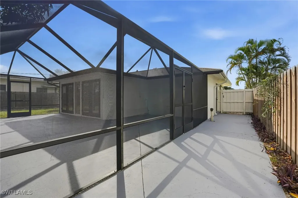 1205 Hilltop Drive Naples FL 34103