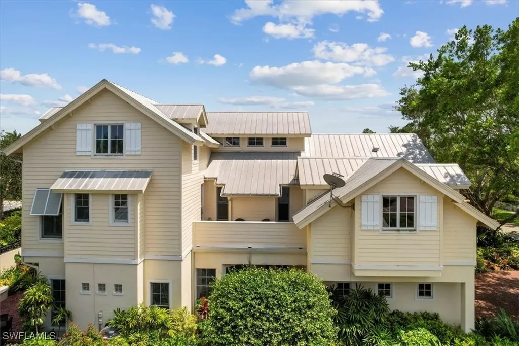 215 5th Street S Naples FL 34102