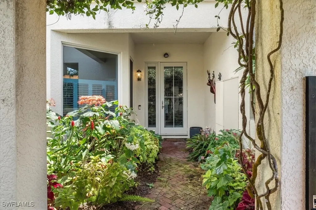 215 5th Street S Naples FL 34102