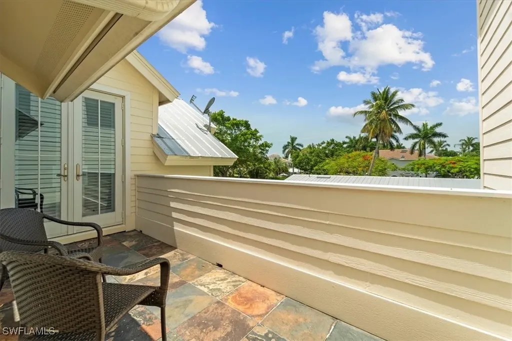 215 5th Street S Naples FL 34102