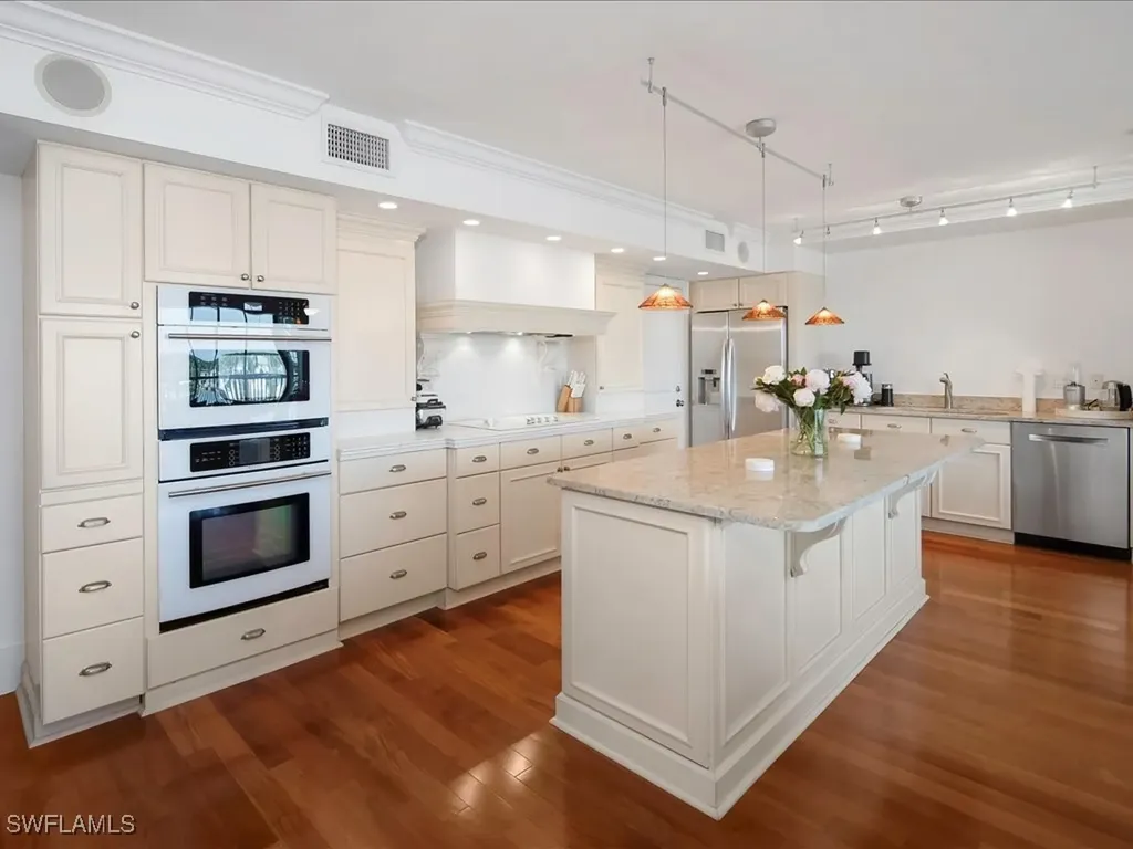 2750 Gulf Shore Boulevard N Naples FL 34103
