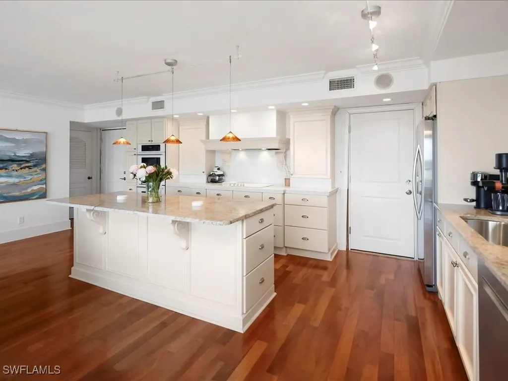 2750 Gulf Shore Boulevard N Naples FL 34103