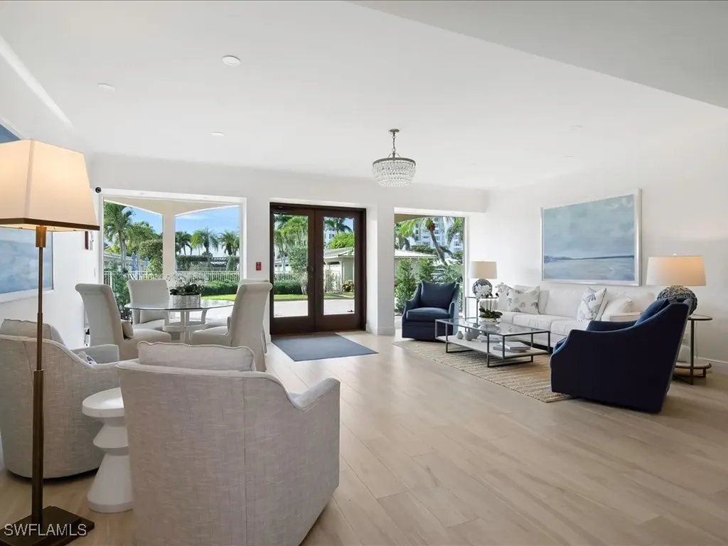 2750 Gulf Shore Boulevard N Naples FL 34103