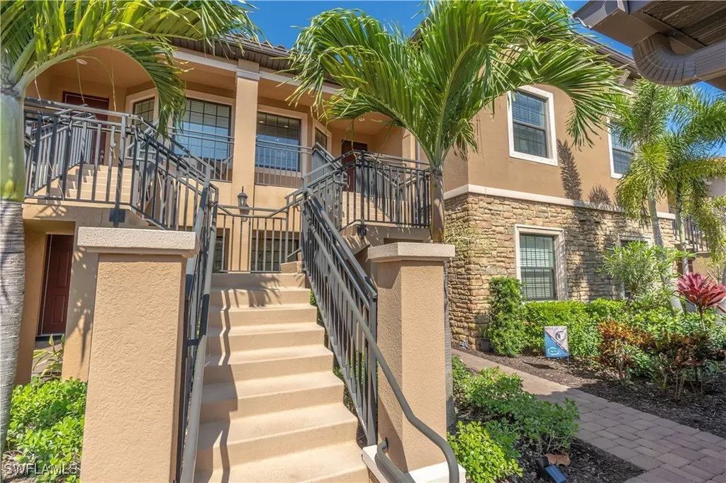 9389 Pocida Court Naples FL 34119