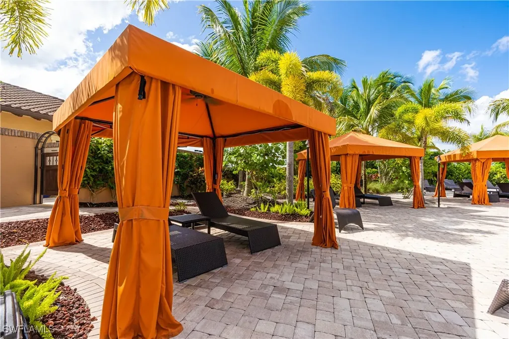9389 Pocida Court Naples FL 34119