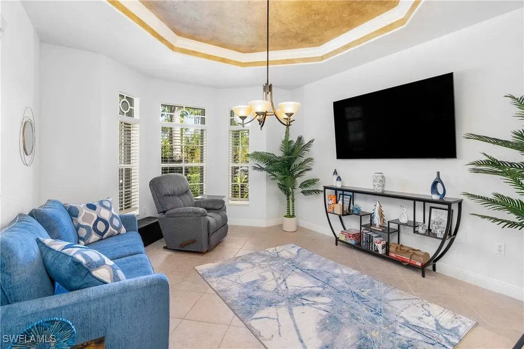 4923 Cerromar Drive Naples FL 34112