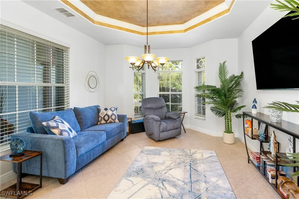 4923 Cerromar Drive Naples FL 34112