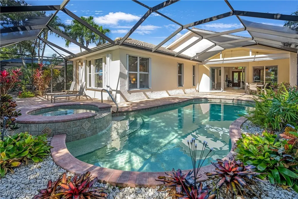 4923 Cerromar Drive Naples FL 34112