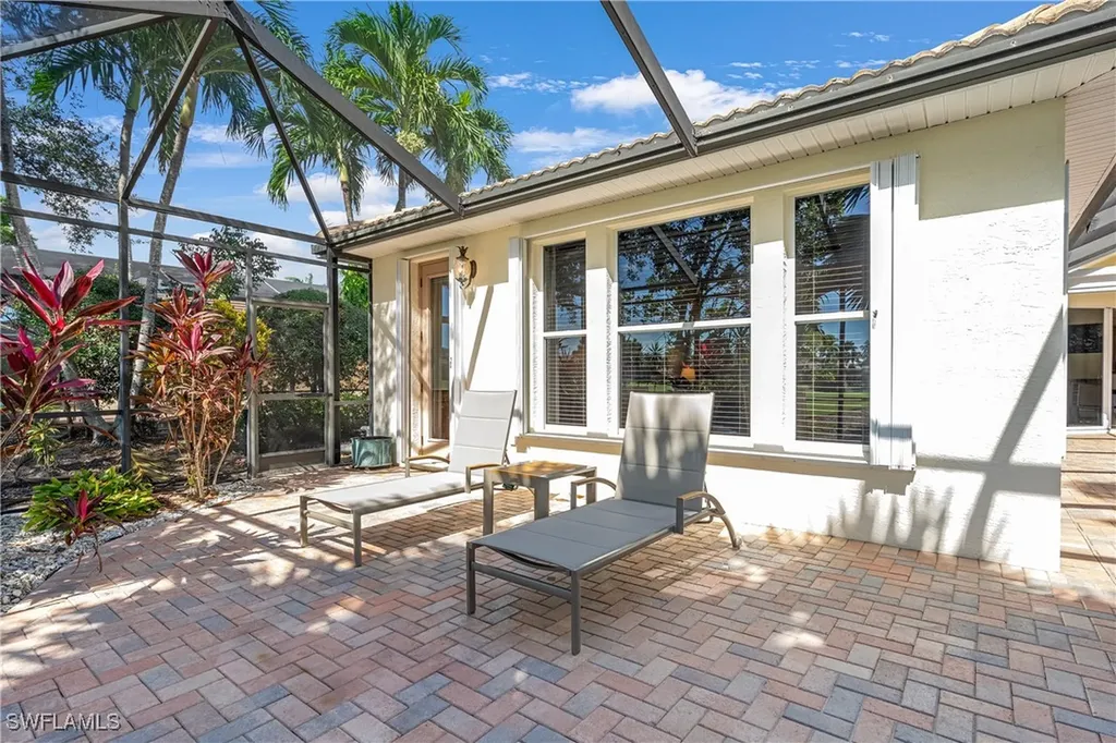 4923 Cerromar Drive Naples FL 34112