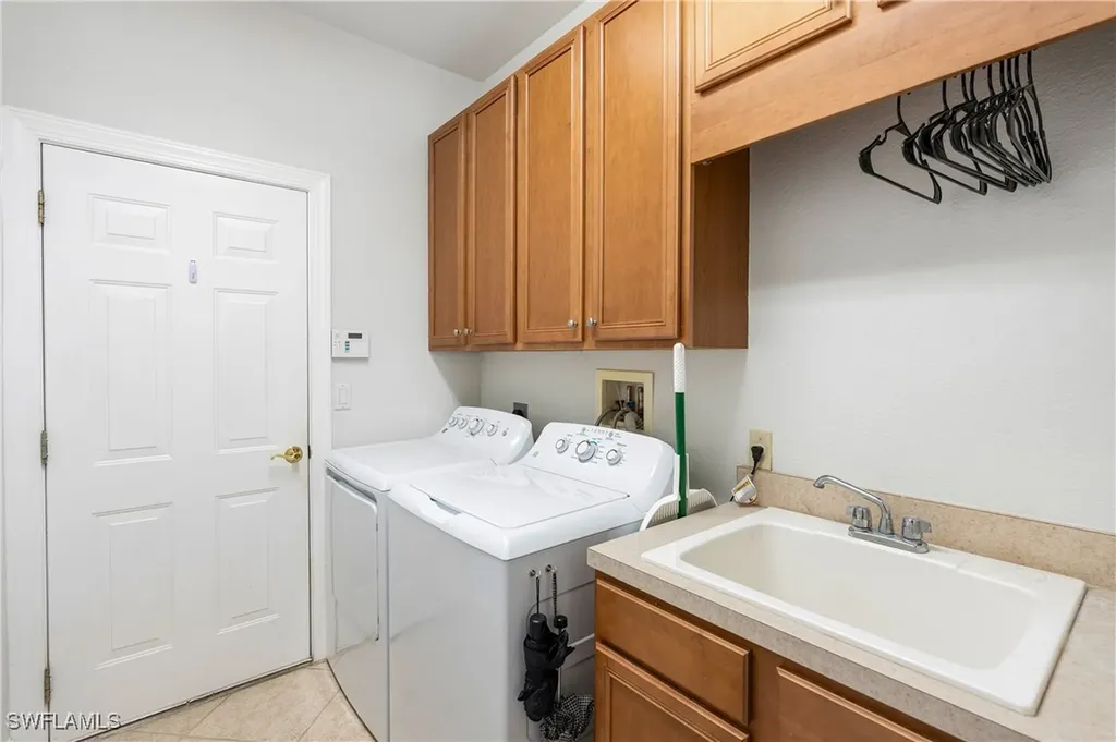 4923 Cerromar Drive Naples FL 34112