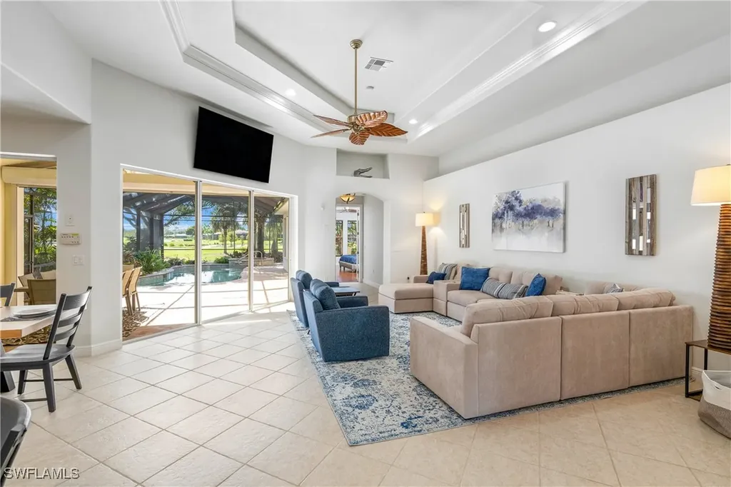 4923 Cerromar Drive Naples FL 34112