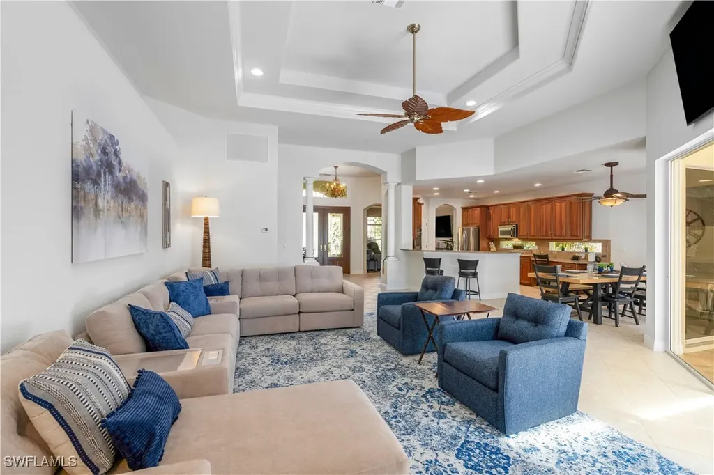 4923 Cerromar Drive Naples FL 34112