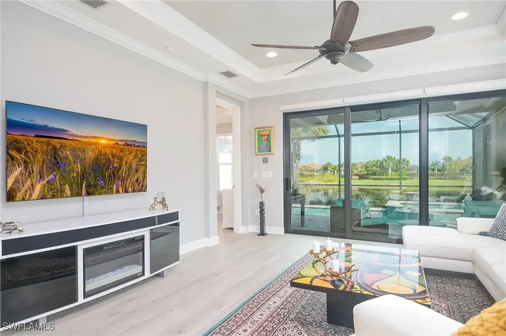 8013 Calle Canovas Court Naples FL 34114
