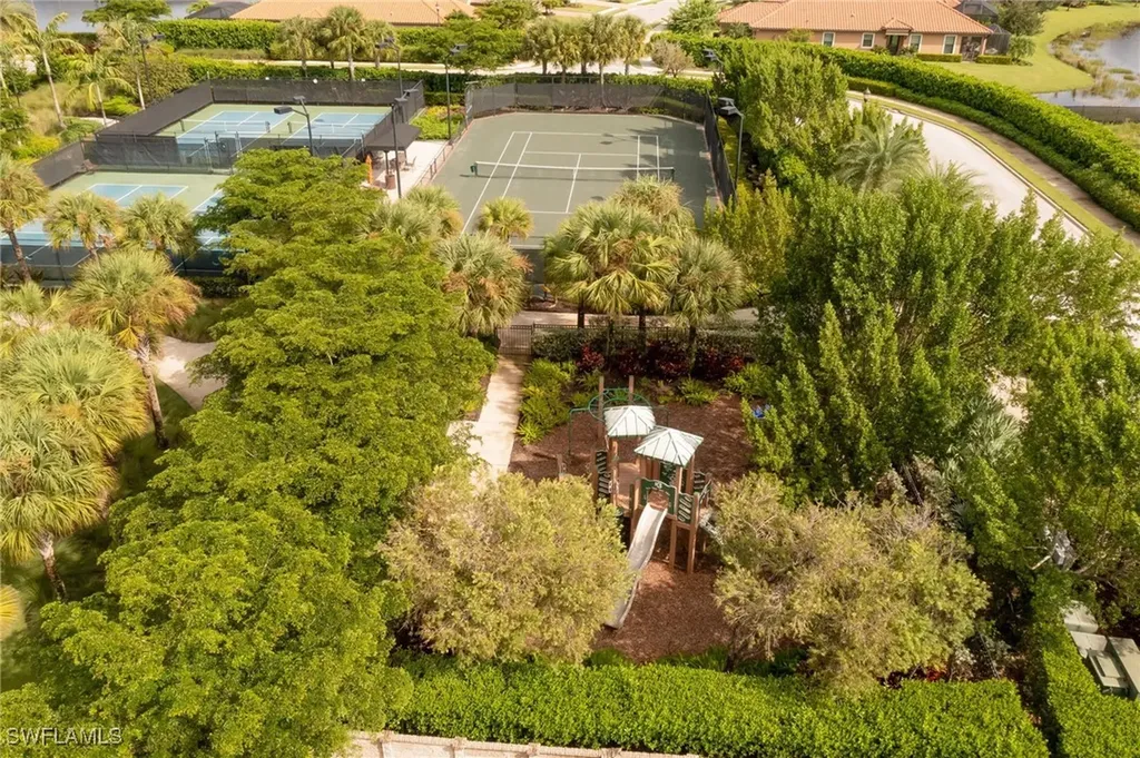 8013 Calle Canovas Court Naples FL 34114