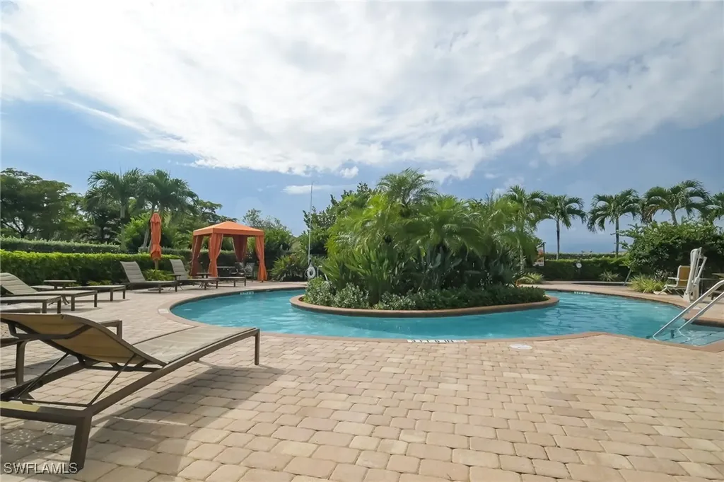 8013 Calle Canovas Court Naples FL 34114