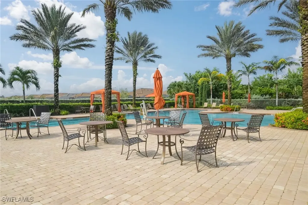 8013 Calle Canovas Court Naples FL 34114