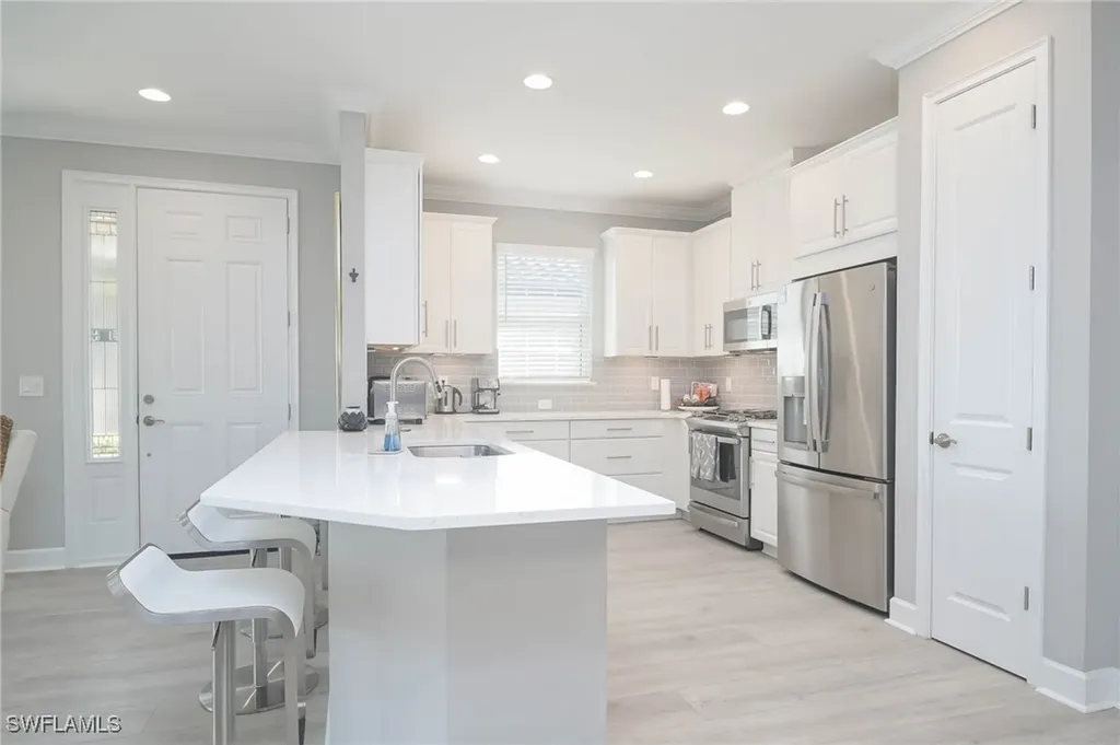8013 Calle Canovas Court Naples FL 34114