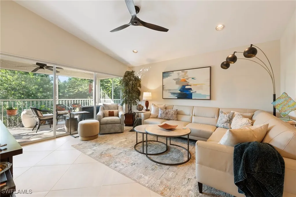 Naples FL, 3755 Fieldstone Boulevard, Unit 1208