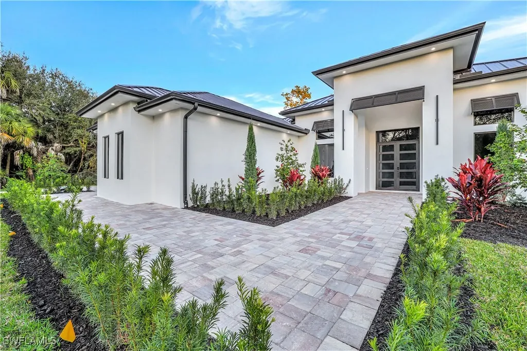 Naples FL, 264 13TH Street NW