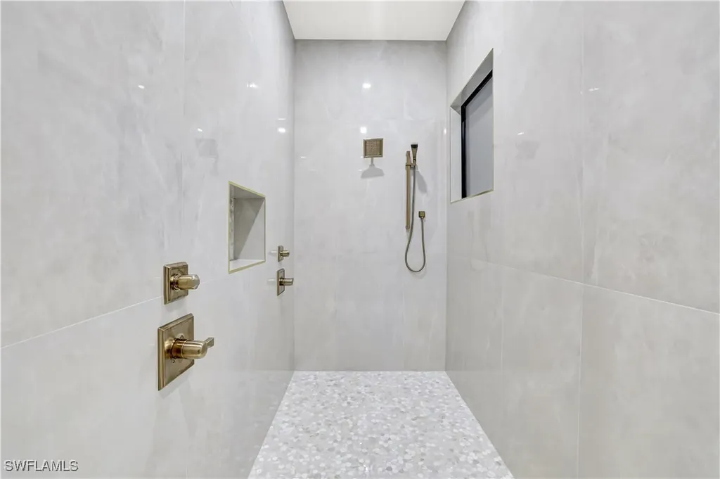 264 13th Street NW Naples FL 34120