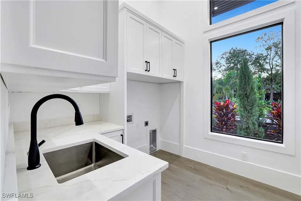 264 13th Street NW Naples FL 34120