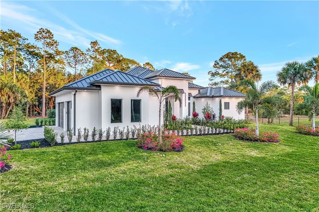 264 13th Street NW Naples FL 34120