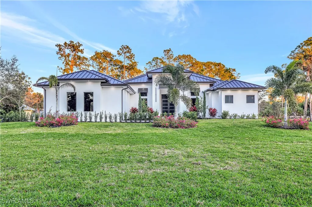 264 13th Street NW Naples FL 34120