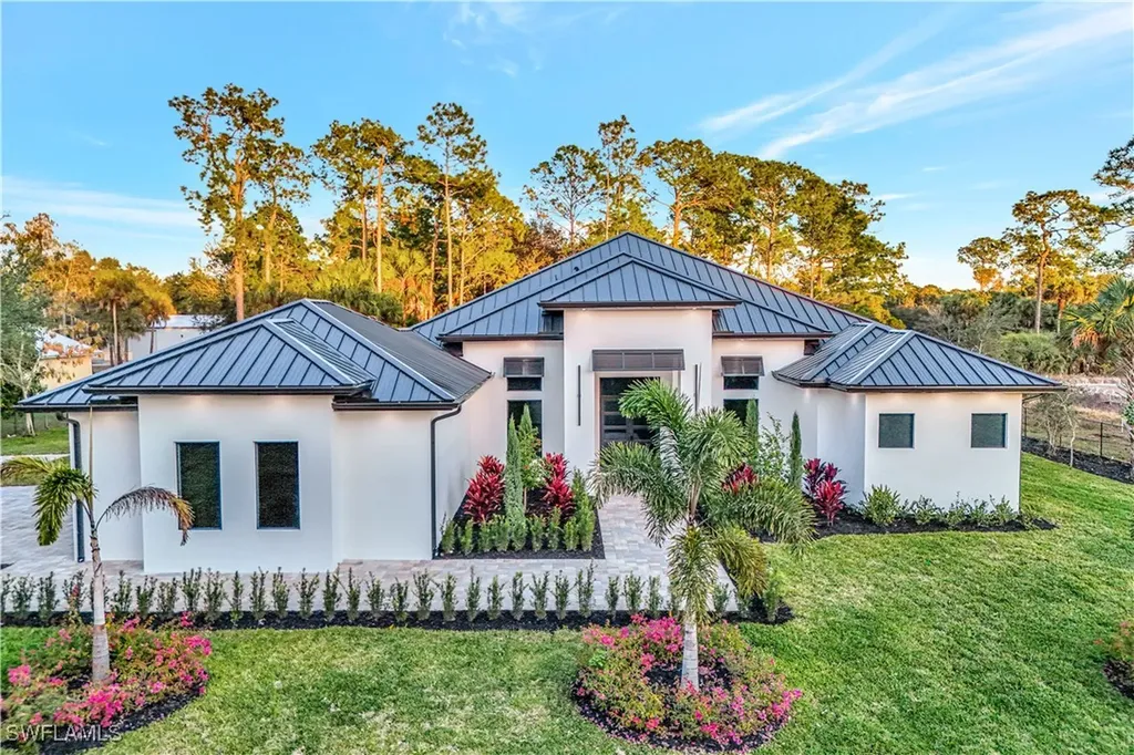 264 13th Street NW Naples FL 34120