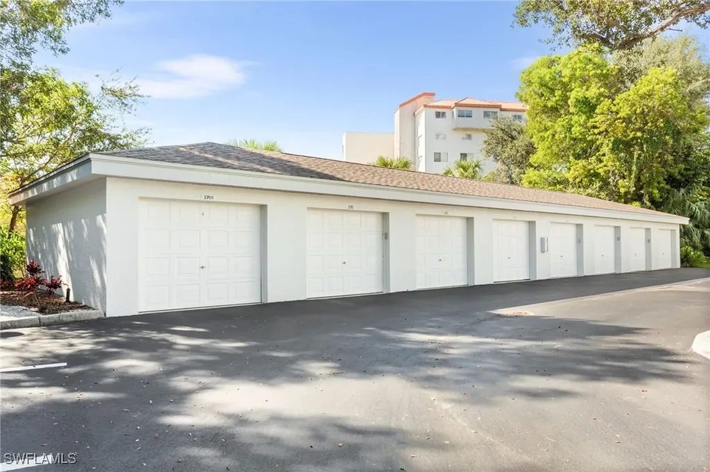 290 Naples Cove Drive Naples FL 34110