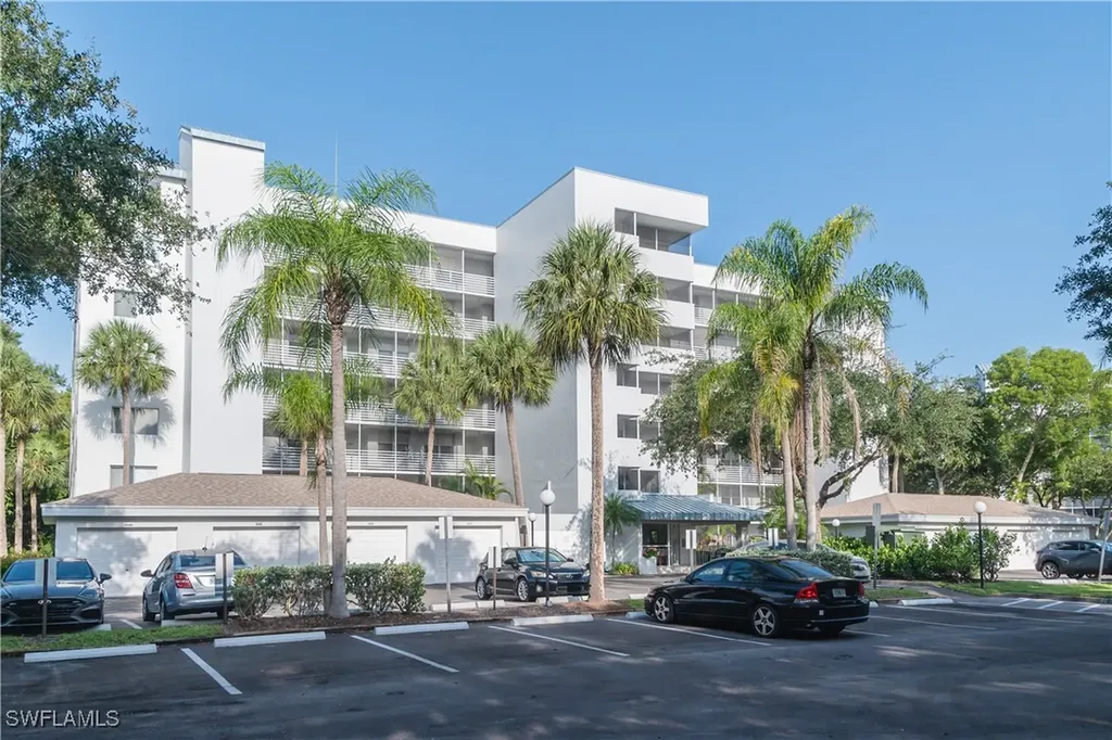 290 Naples Cove Drive Naples FL 34110